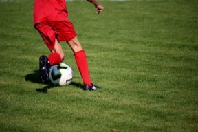 米兰电竞平台-英超青训体系中情绪调节训练对青少年比赛焦虑的控制作用，英超青训球员定义